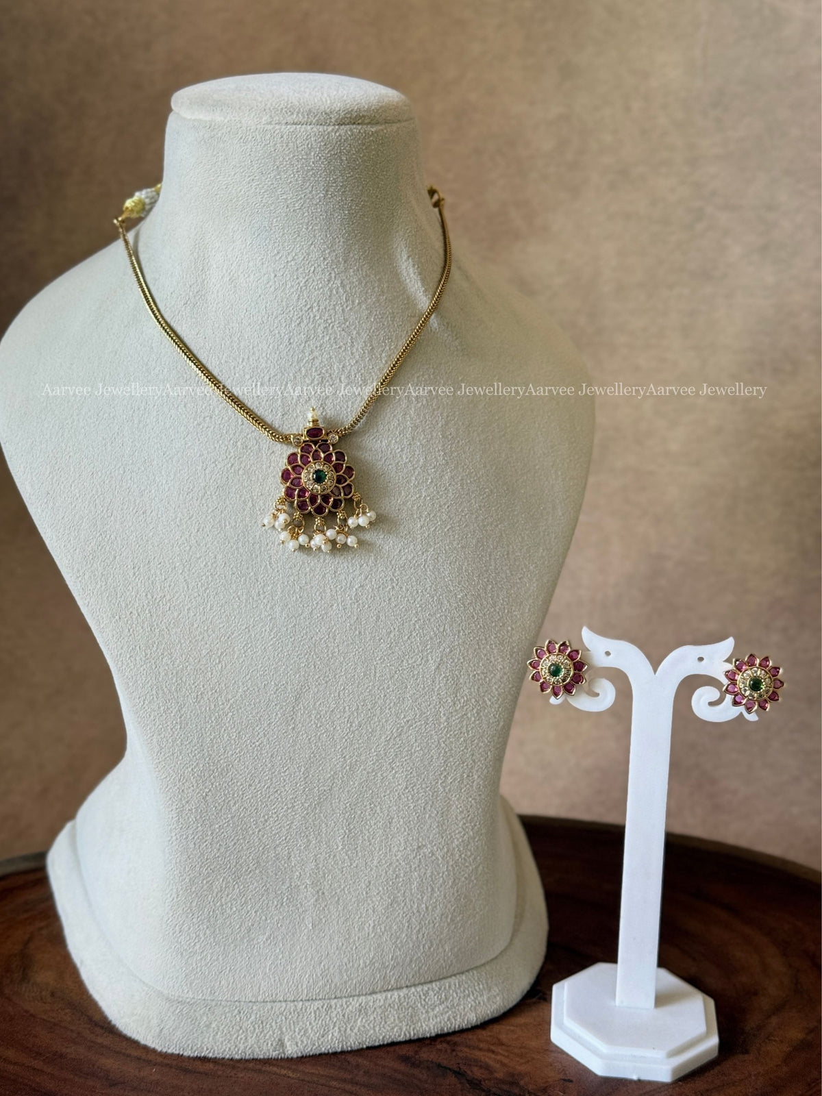 GOLD PLATED ATTIGAI NECKLACE SET WITH FLORAL PENDANT