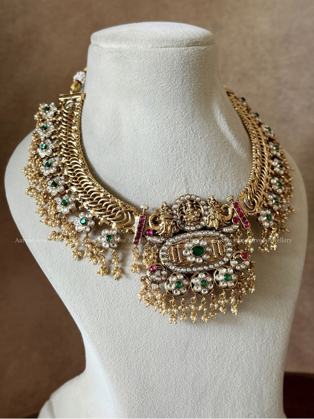 JADAU KUNDAN REVERSIBLE JALEBI NECKLACE SET WITH LAKSHMI FLORAL PENDANT