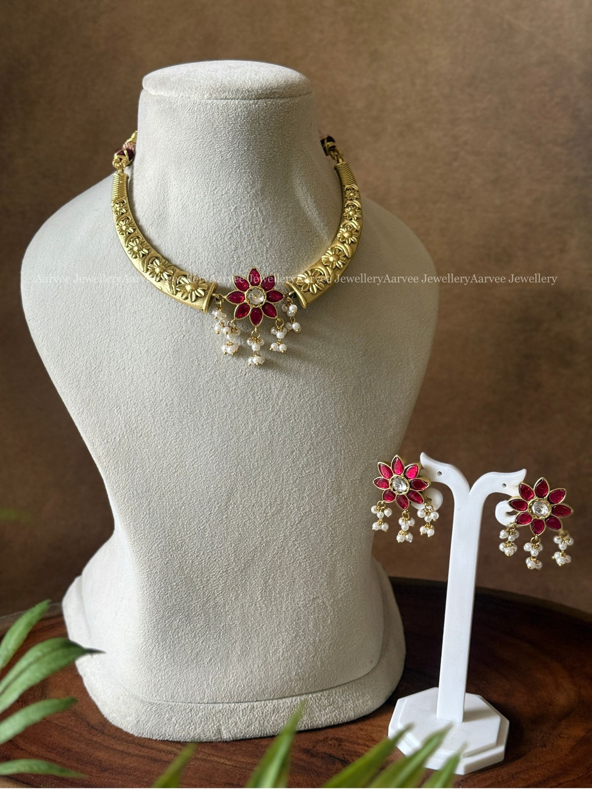 JADAU KUNDAN GOLD TONE KANTI NECKLACE SET WITH RUBY STONE FLORAL PENDANT
