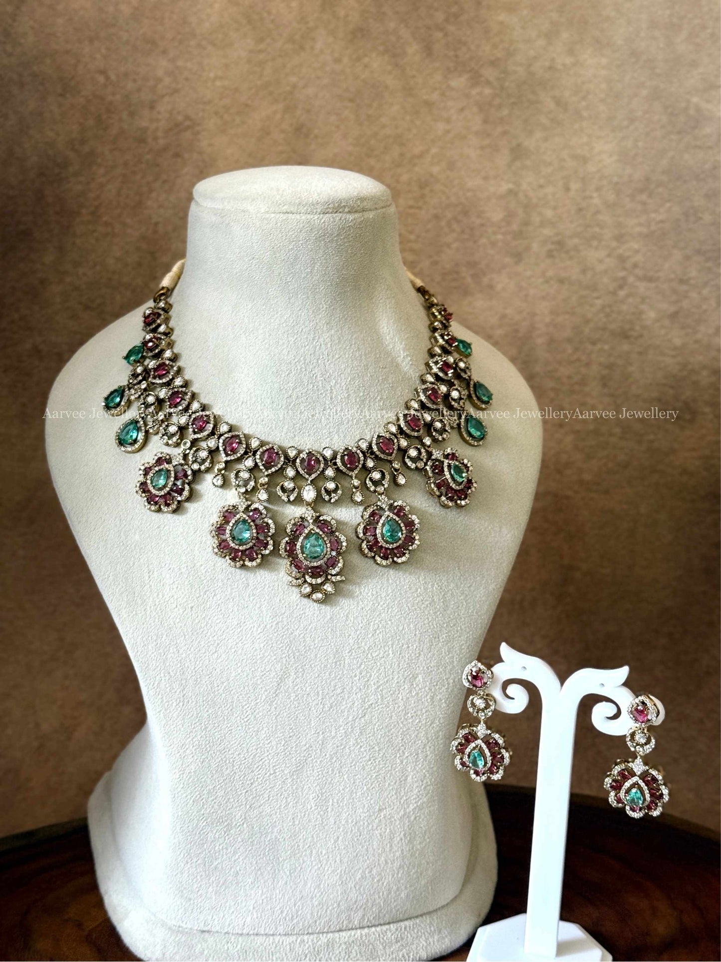 VICTORIAN RUBY PINK & SEA GREEN STONES NECKLACE SET