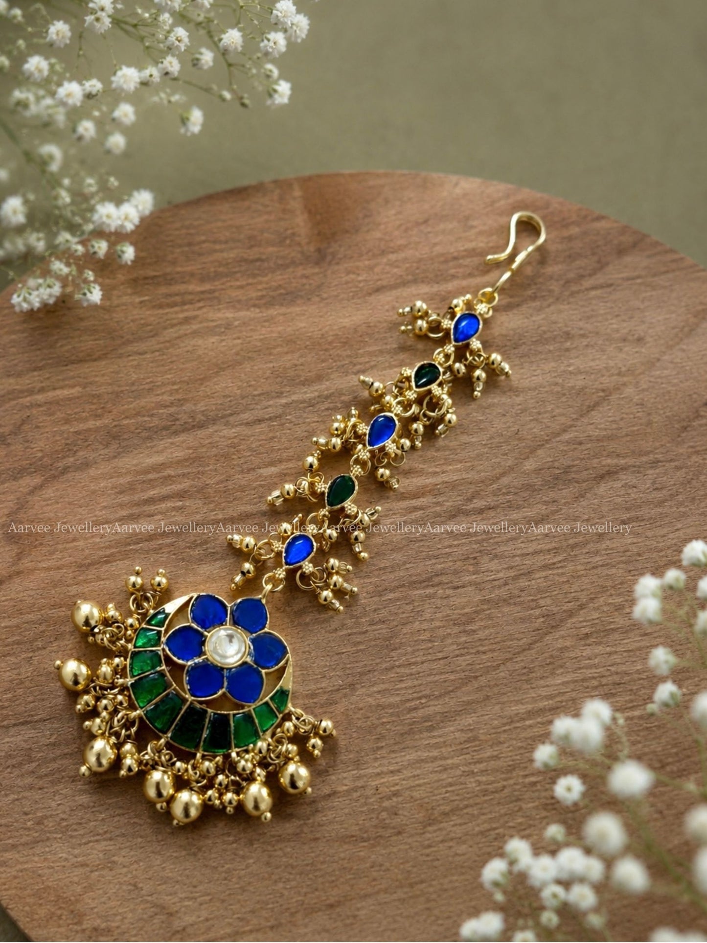 JADAU KUNDAN CHAND TIKKA WITH BLUE/GREEN COLOUR AND GOLD BEADS