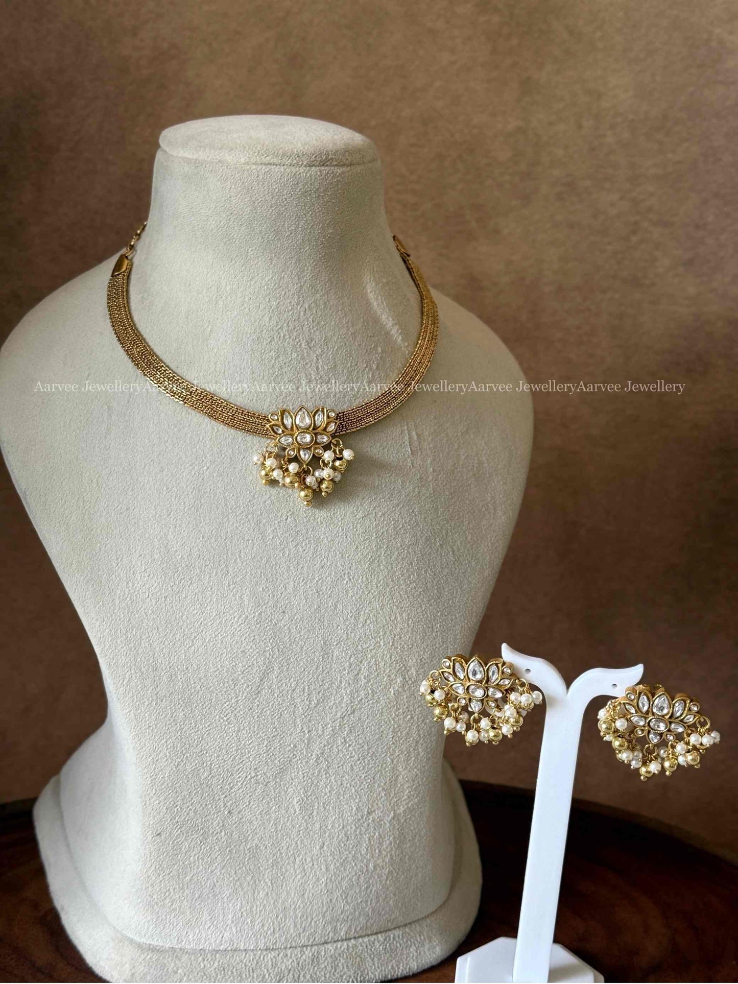 CLEARANCE - GOLD CHAIN WITH JADAU KUNDAN WHITE STONE LOTUS PENDANT