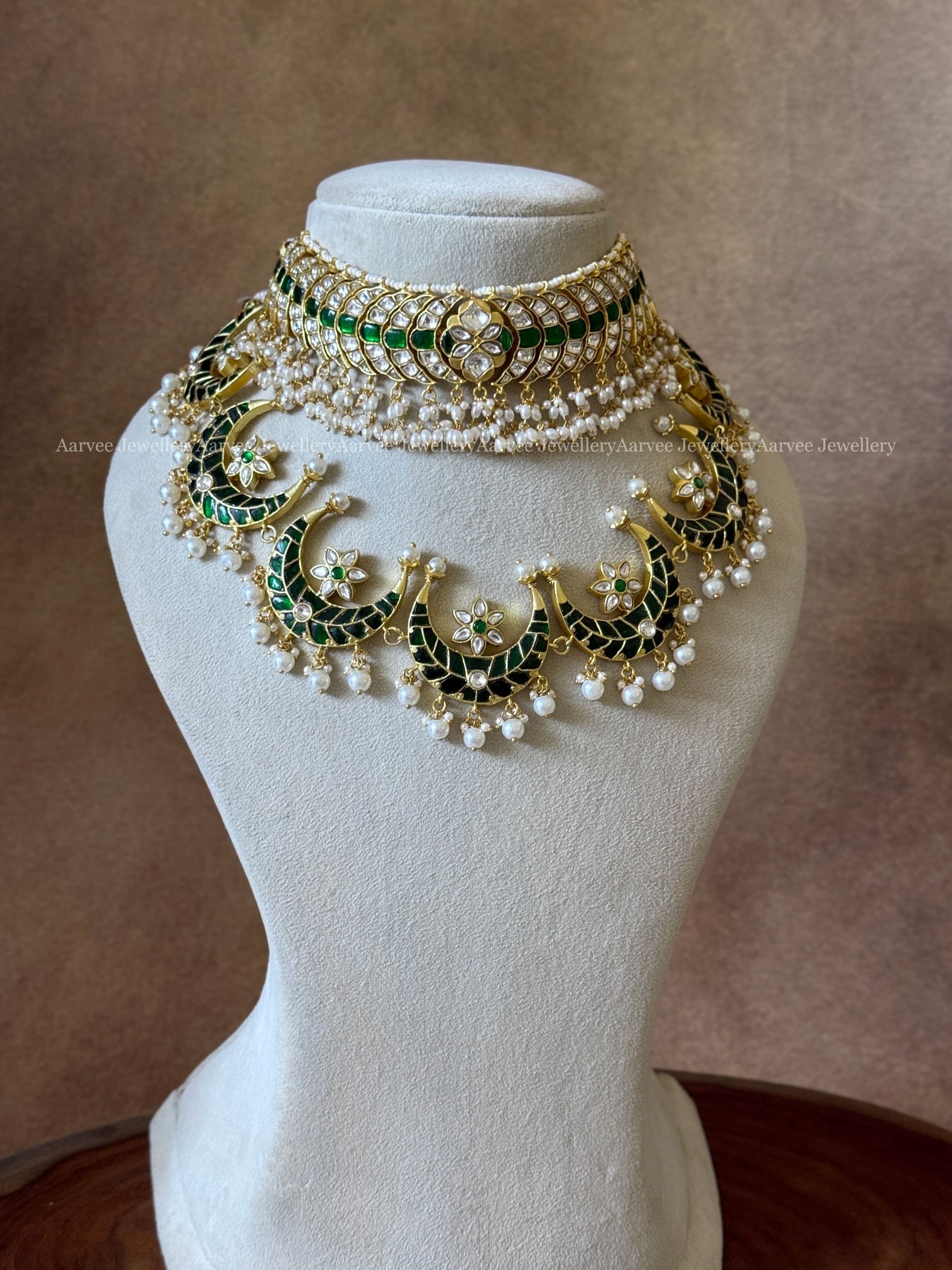 JADAU KUNDAN WHITE / GREEN STONE CHOKER WITH CHAND NECKLACE 