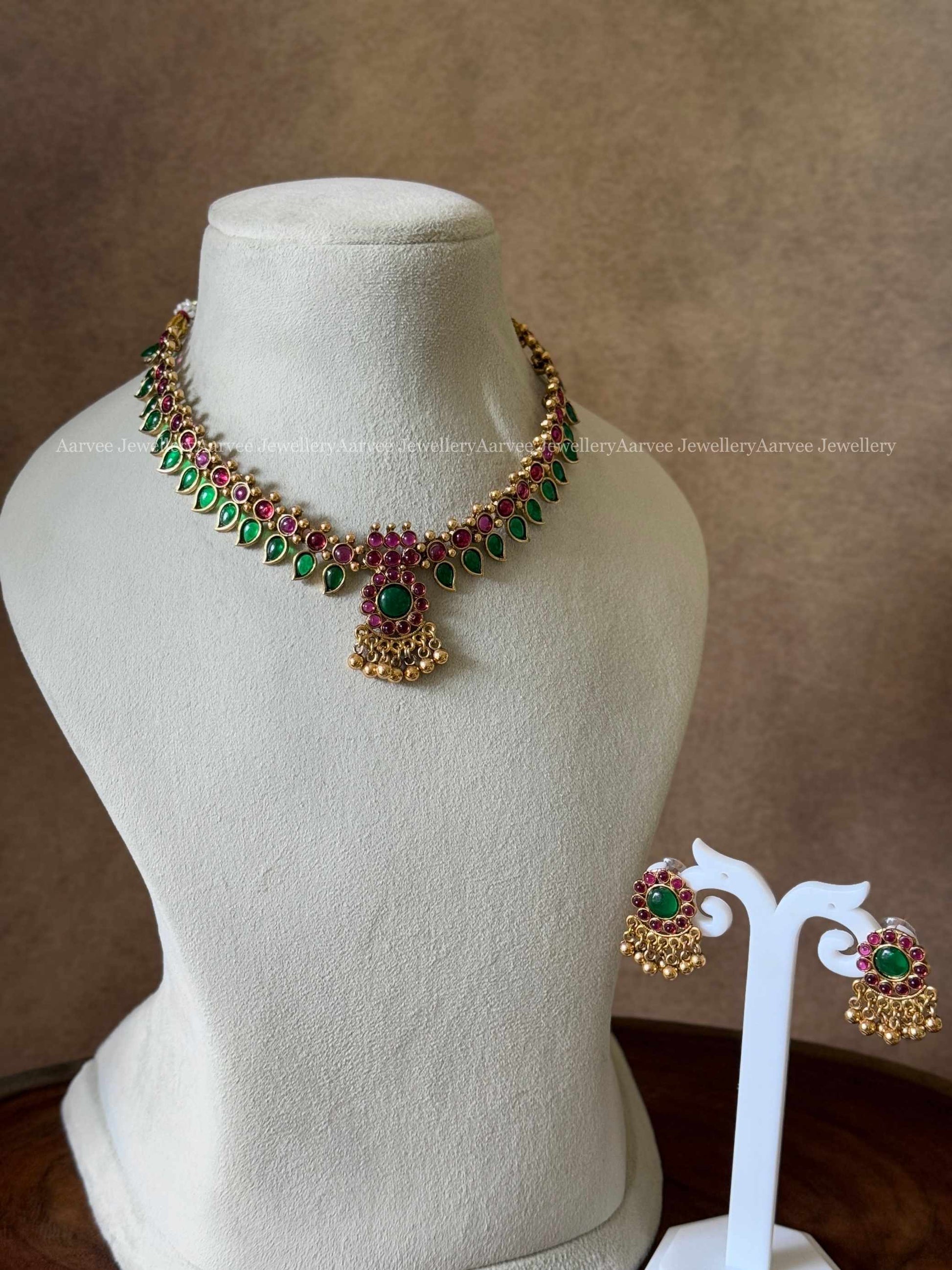 RUBY / GREEN STONE MANGO MOTIF NECKLACE SET