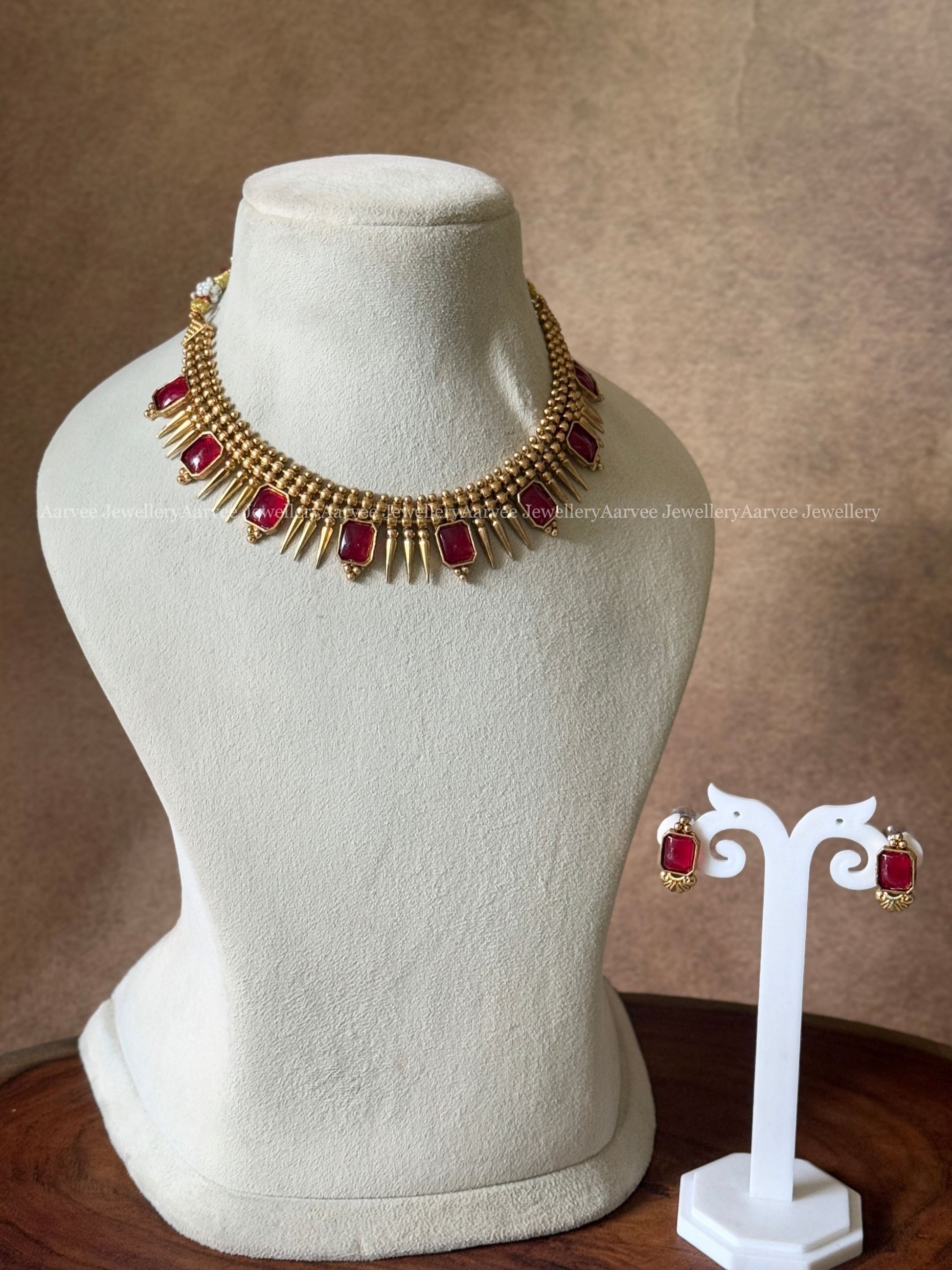 ANTIQUE GOLD KERALA STYLE MULLA MOTTU NECKLACE SET WITH GREEN/ RED STONES