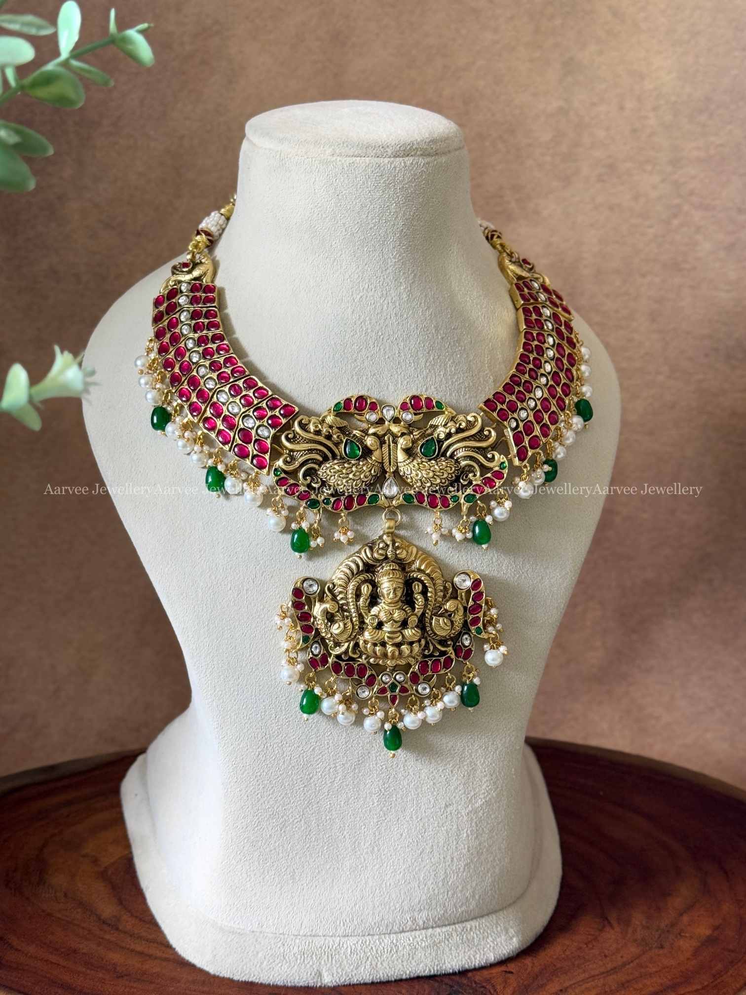 JADAU KUNDAN RUBY STONE KANTI NECKLACE WITH PEARL AND GREEN BEADS