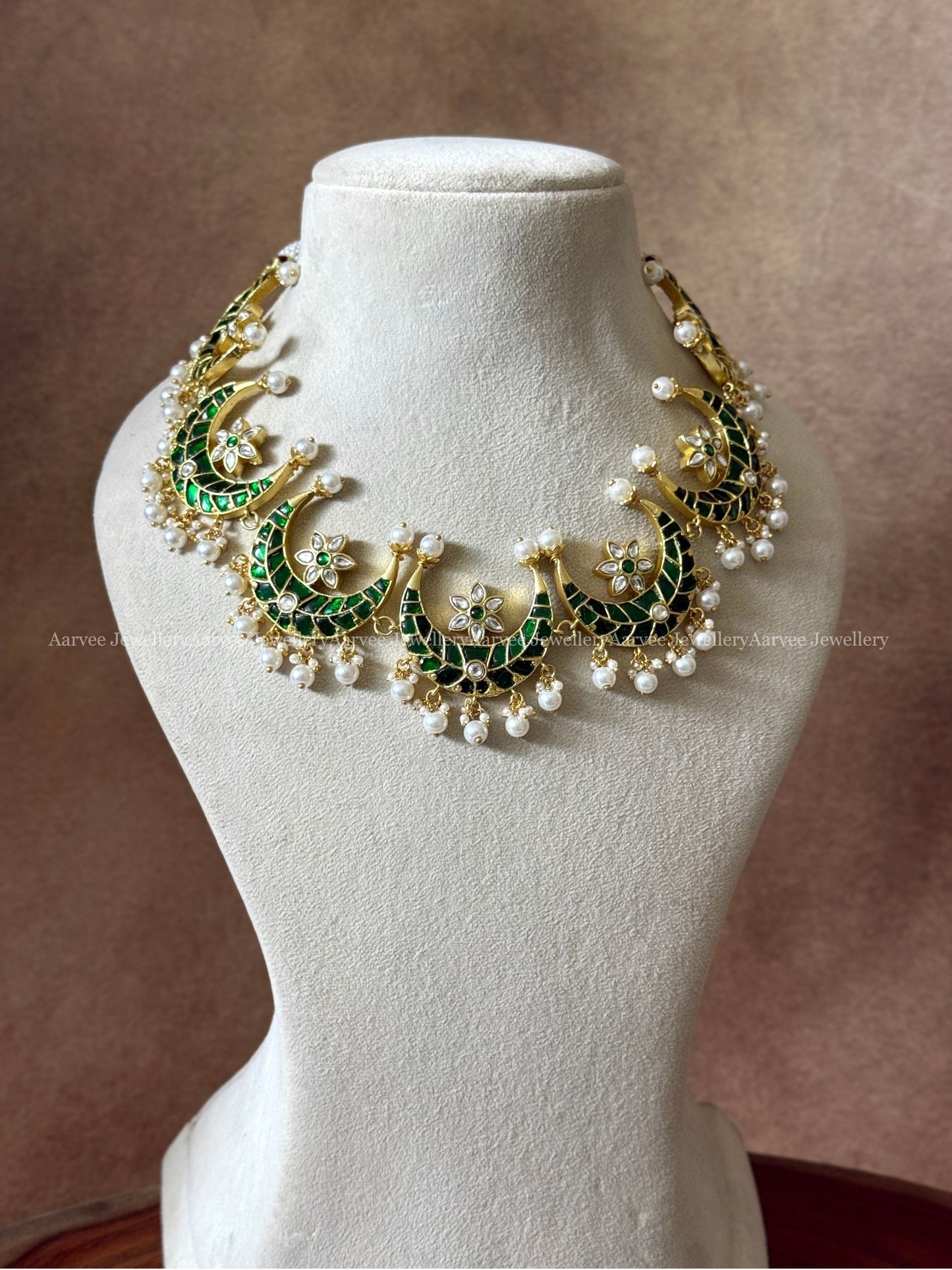 GREEN STONE 7 CHAND PENDANT JADAU KUNDAN NECKLACE WITH PEARLS