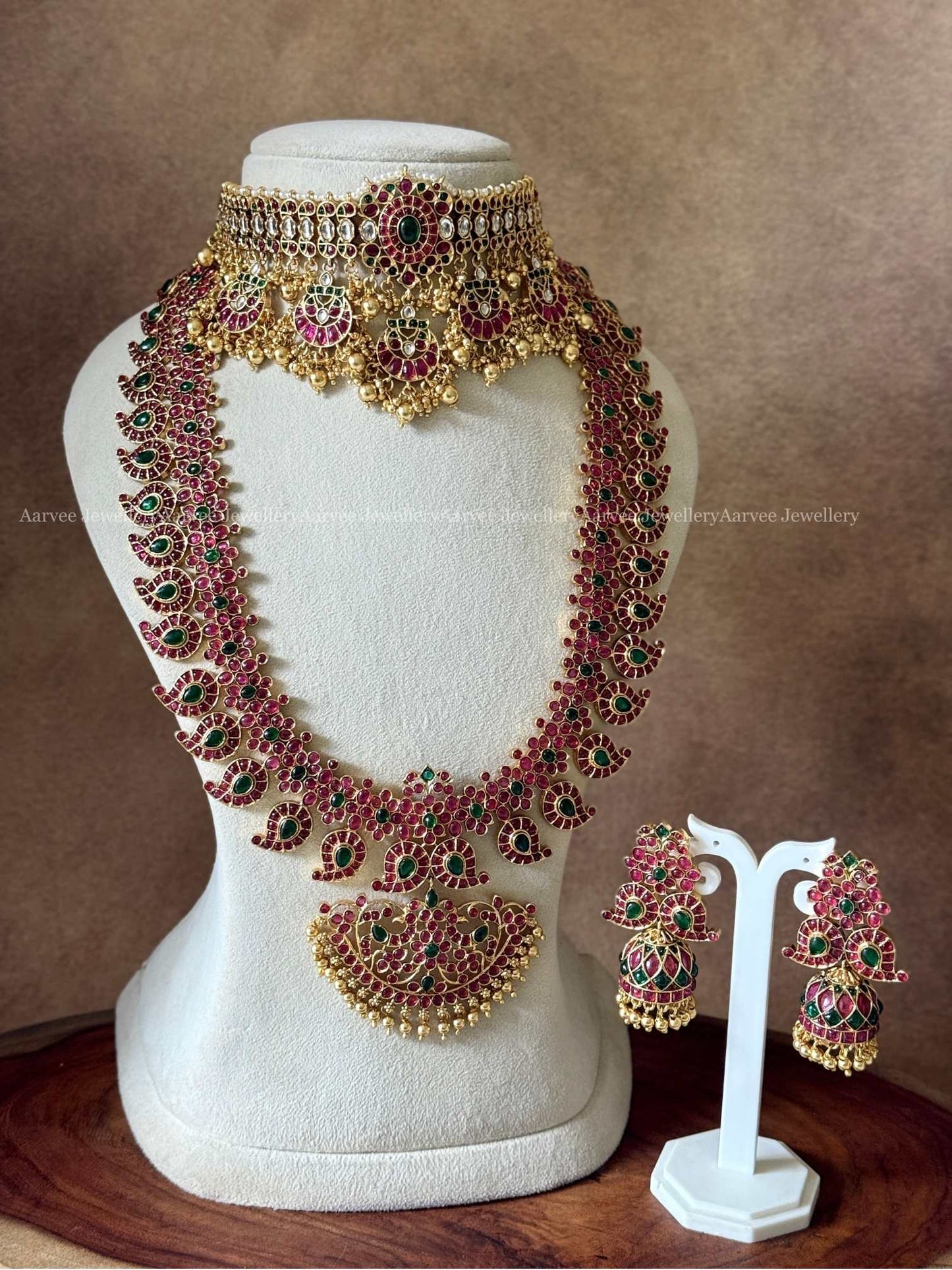 COMBO - KEMP MULTI PENDANT CHOKER WITH A CLASSIC MANGO MOTIF HARAM SET WITH KEMP RUBY / GREEN STONES