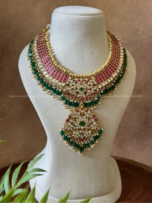 JADAU KUNDAN STATEMENT NECKLACE WITH PINK STONES AND GREEN BEADS