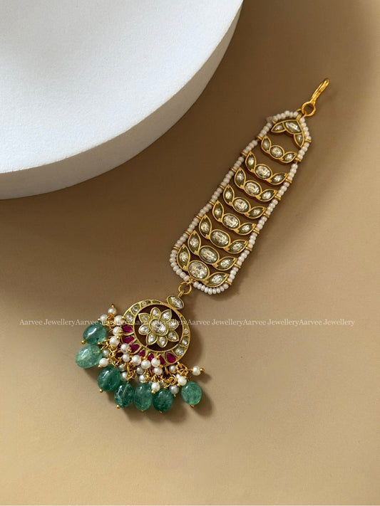 JADAU KUNDAN MANGTIKKA WITH WHITE STONES & PASTEL BEADS