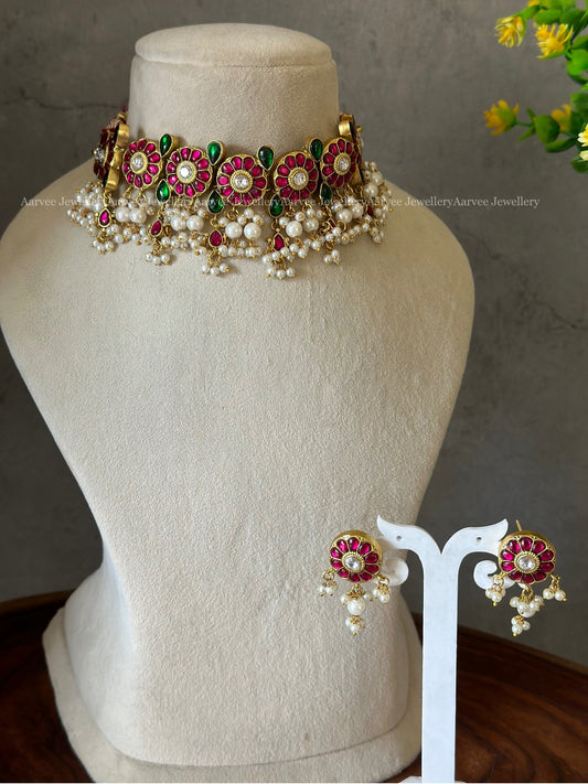 BUTTA DESIGN JADAU KUNDAN CHOKER SET WITH PINK / GREEN STONES AND PEARLS