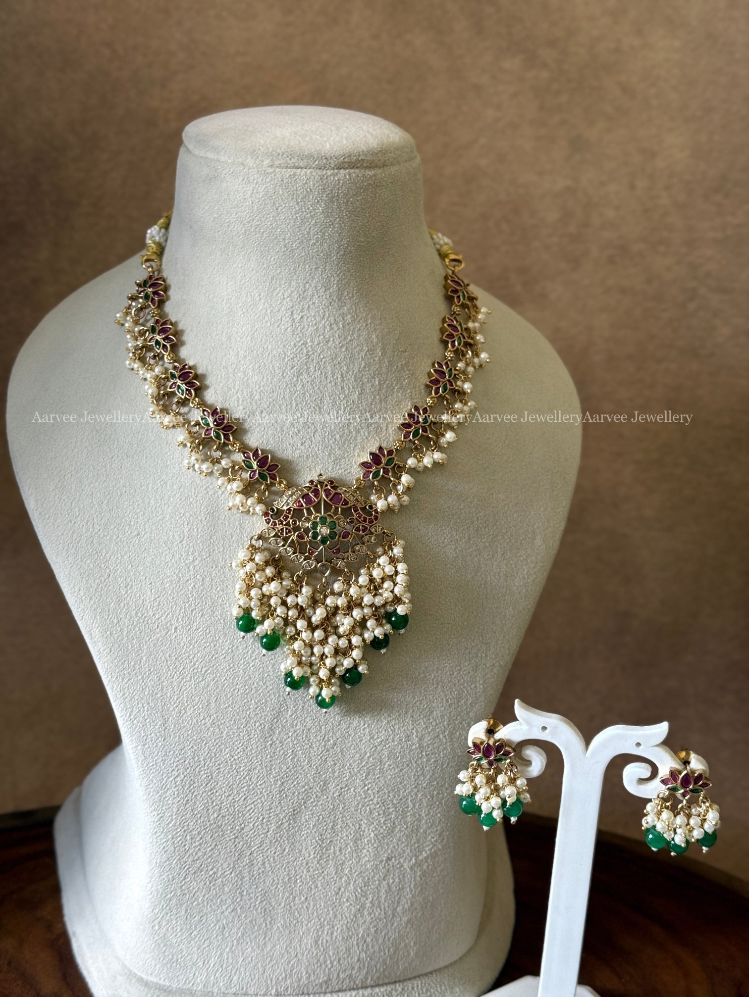 LOTUS NECKLACE SET WITH KEMP STONES AND LAYERED PEARL BEADS