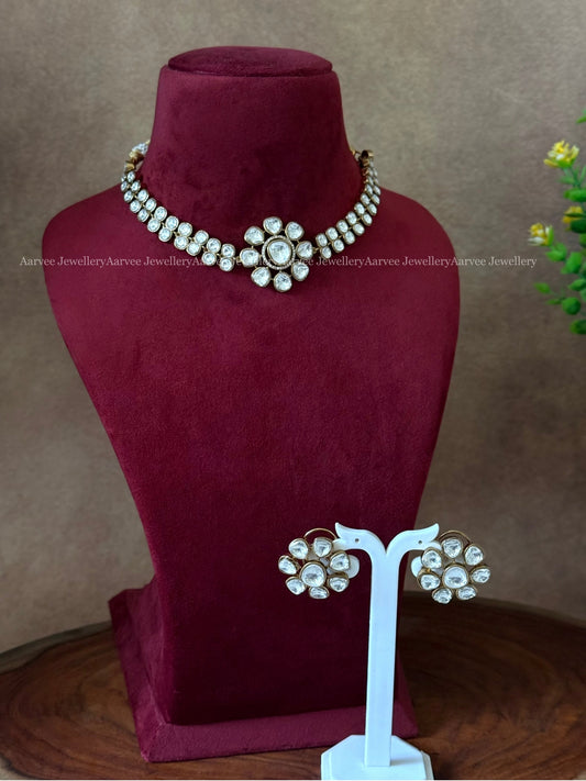 VICTORIAN WHITE STONE FLORAL NECKLACE SET