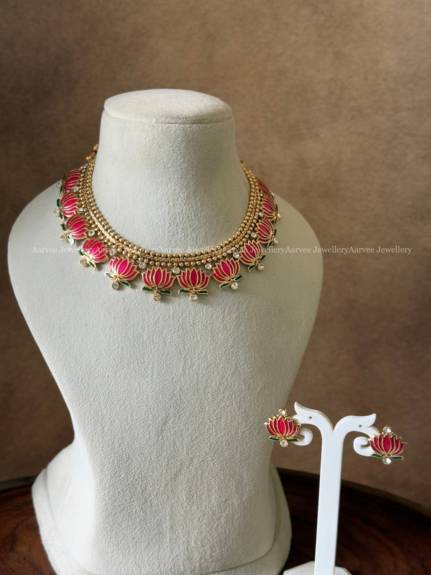 PREMIUM GOLD CHAIN LOTUS NECKLACE SET IN PINK COLOR