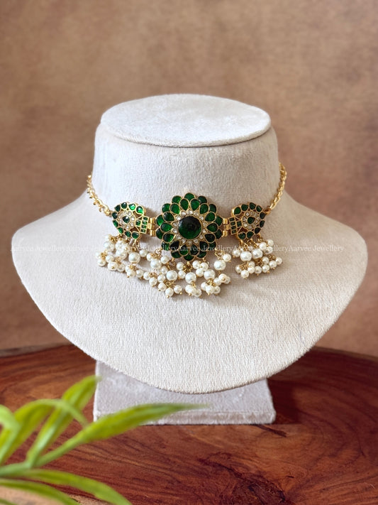 JADAU KUNDAN FLORAL CHOKER WITH GREEN STONES & RICE PEARLS