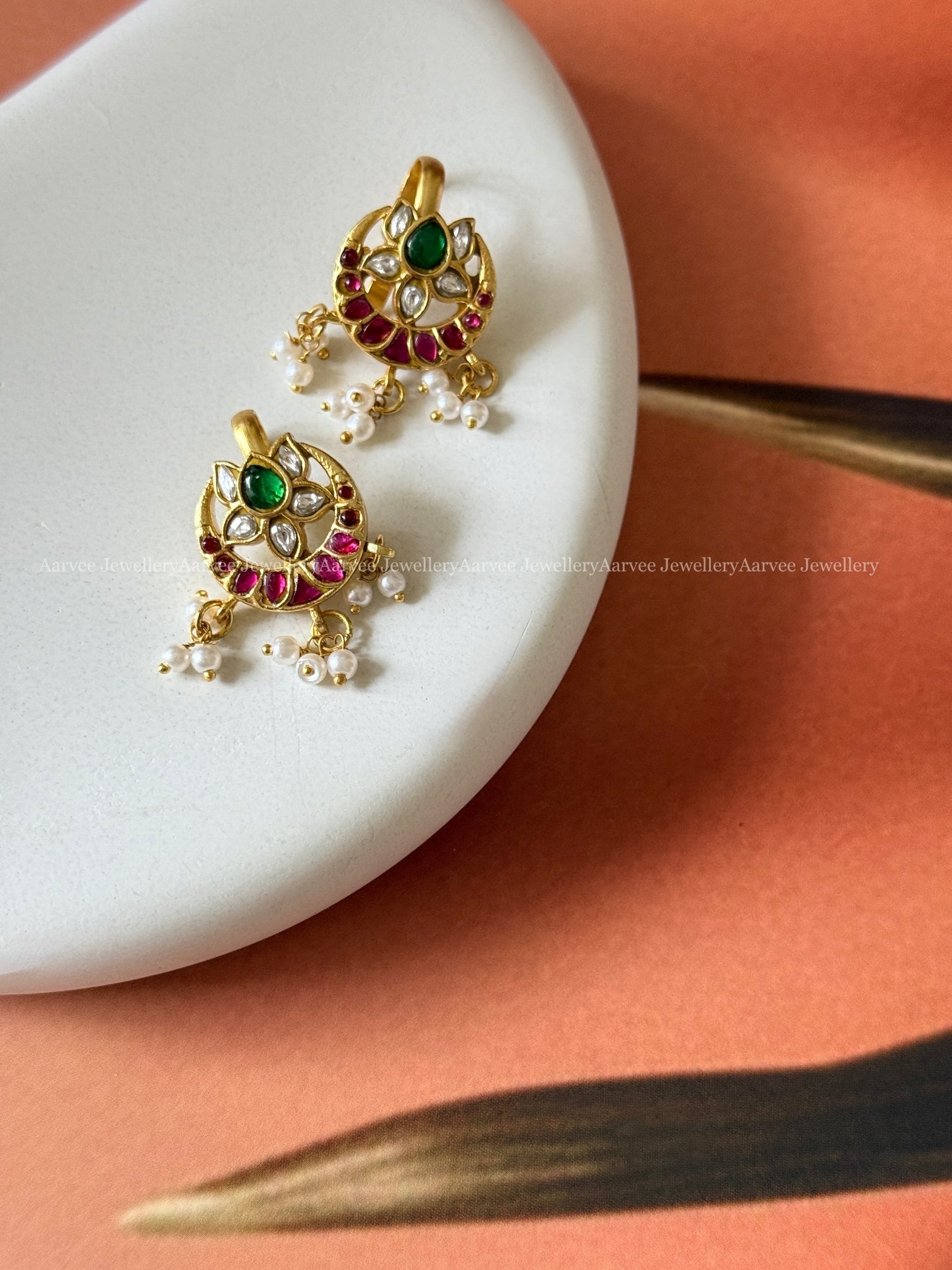 JADAU KUNDAN RUBY/GREEN/WHITE STONES CHAND & FLORAL DESIGN EAR CUFF / BUGADI
