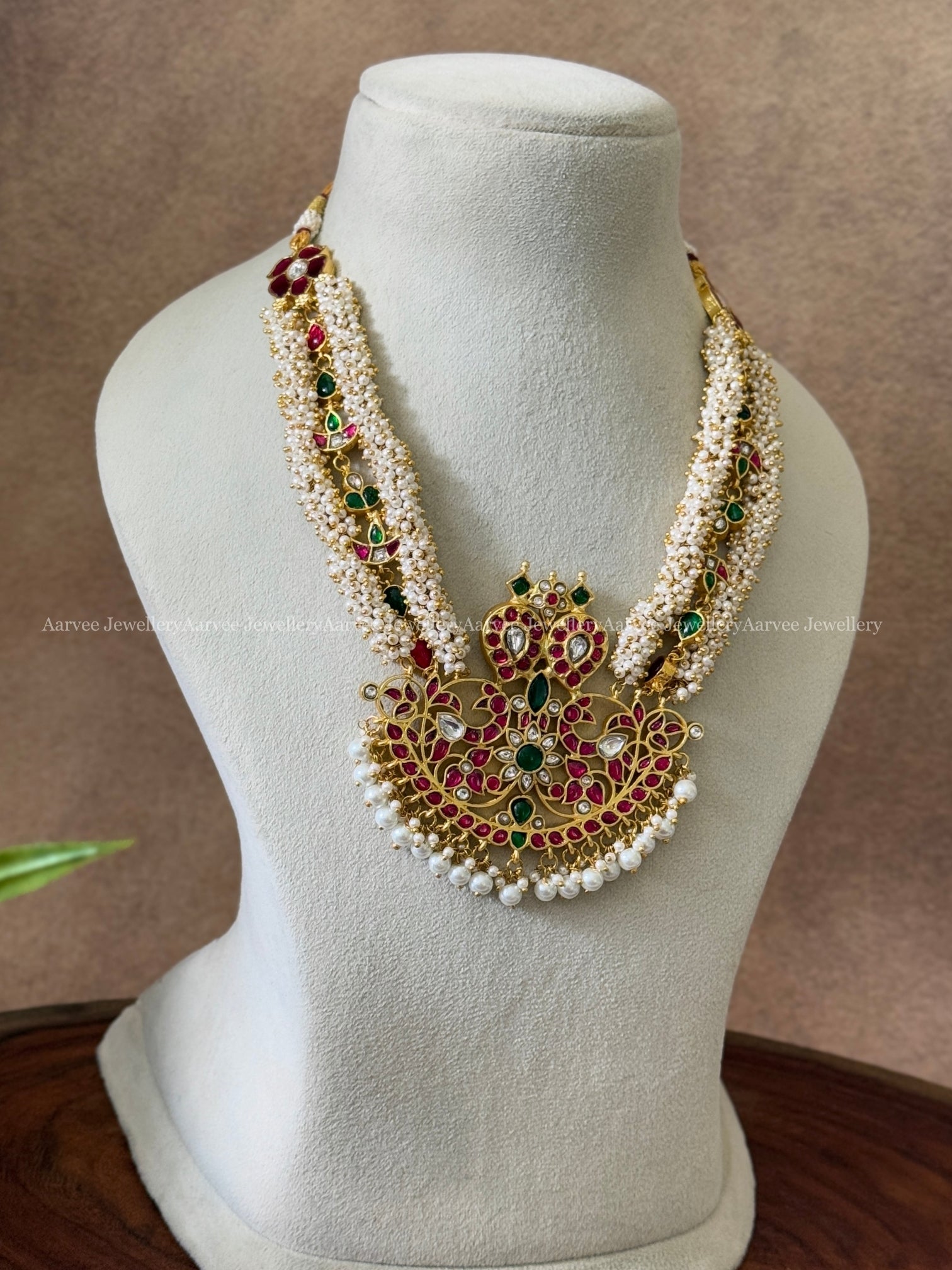 JADAU KUNDAN PEARL BUNCH NECKLACE WITH MANGO PENDANT