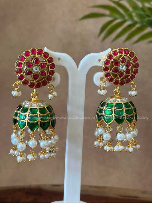 JADAU KUNDAN BUTTA JHUMKI WITH RUBY AND GREEN STONES & PEARLS