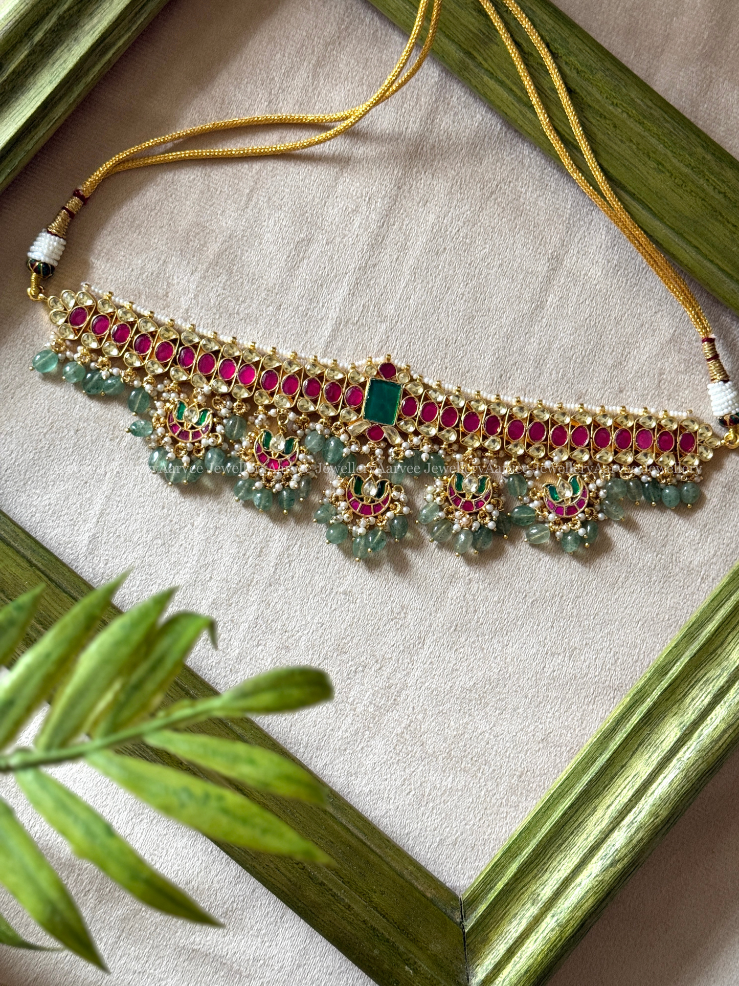 JADAU KUNDAN RUBY / GREEN STONE MULTI PENDANT CHOKER AND STRAWBERRY BEADS