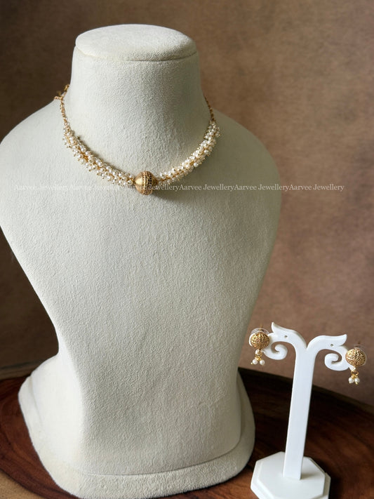 DELICATE PEARL BUNCH CHAIN SET