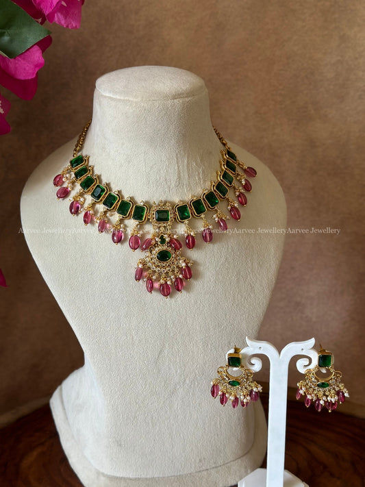 CZ GREEN STONE NECKLACE SET WITH WINE COLOR BEADS