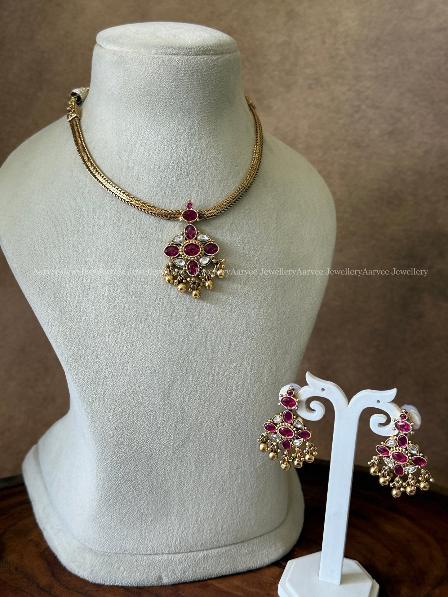 ANTIQUE GOLD RUBY / WHITE KEMP STONES ATTIGAI SET WITH GOLD BEADS