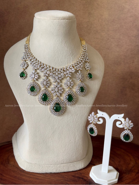 AD GREEN STONE TEAR DROP NECKLACE SET
