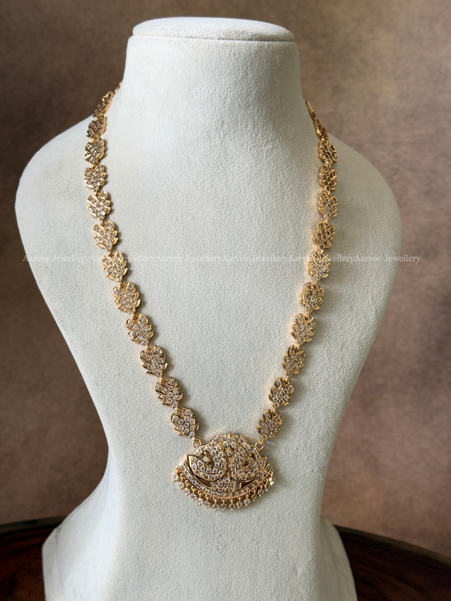 FULL WHITE STONE IMPHON CHAIN WITH PEACOCK PENDANT