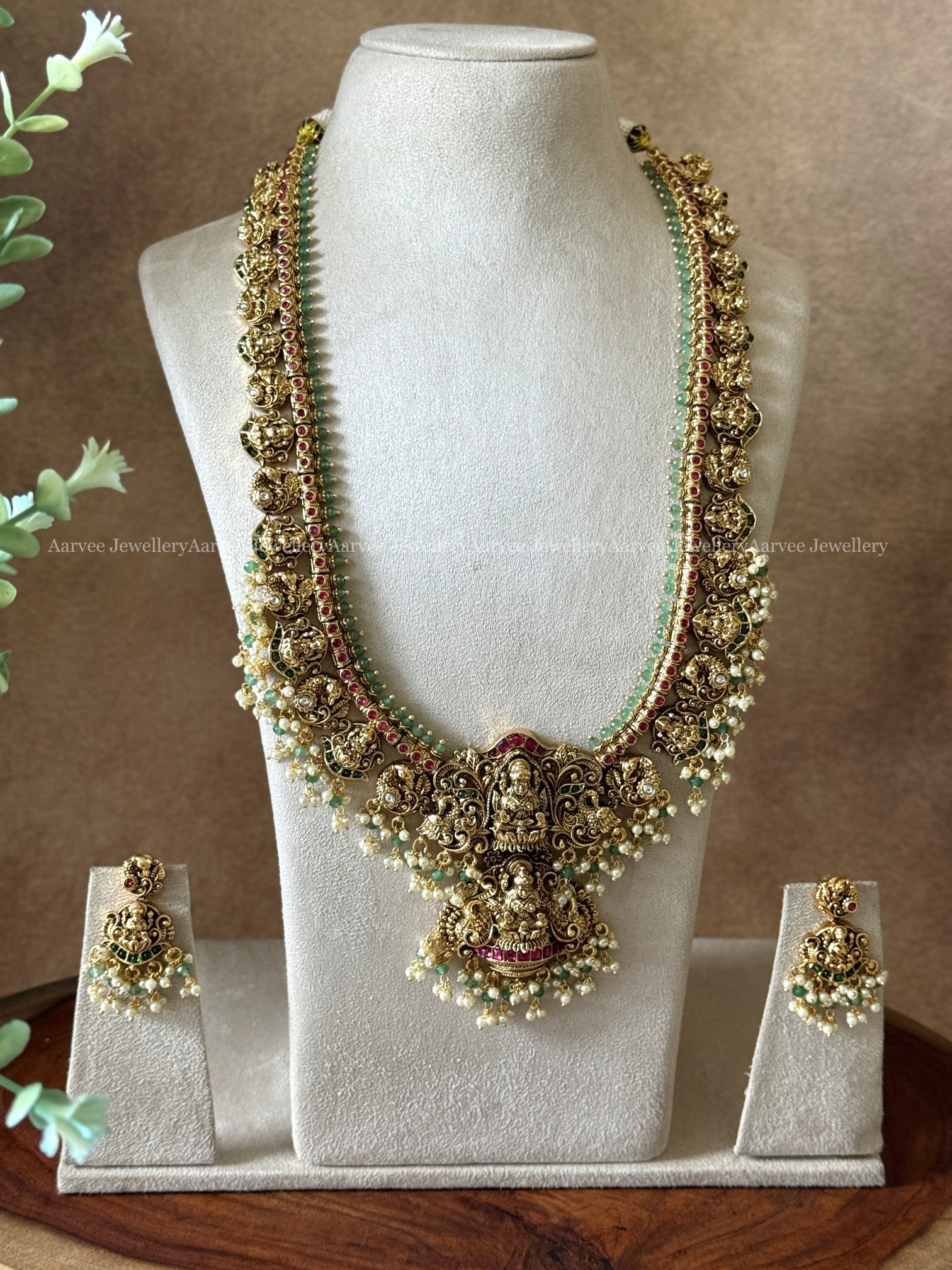 PREMIUM TEMPLE JEWELLERY BRIDAL HARAM SET WITH LAKSHMI PENDANT