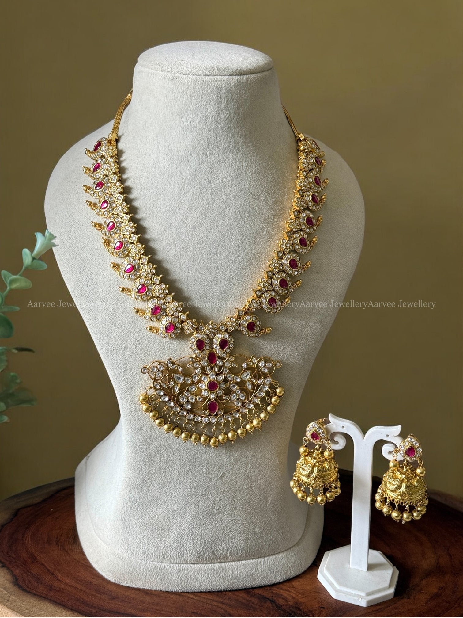 JADAU KUNDAN PINK & WHITE STONE MANGO MOTIF NECKLACE SET WITH GOLD BEADS