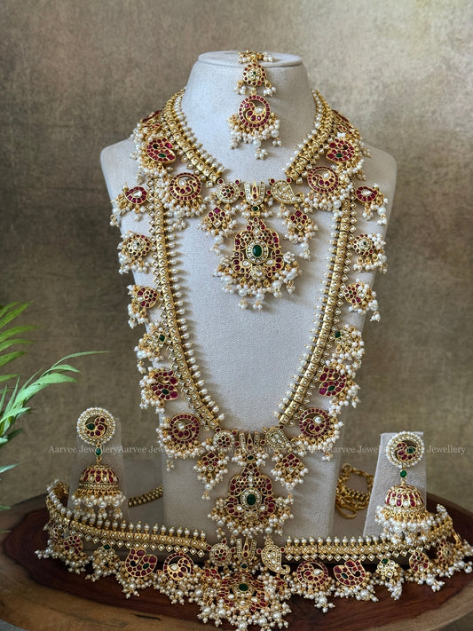NITA FLORAL GUTTA PUSALU BRIDAL SET WITH PEARLS
