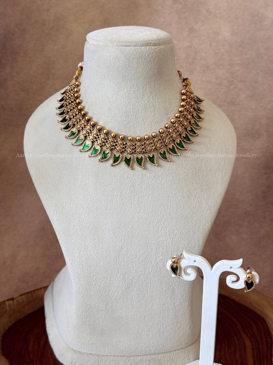 KERALA STYLE PALAKKA DESIGN NECKLACE SET WITH GREEN STONE