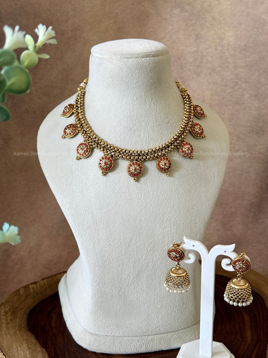 ANTIQUE GOLD NECKLACE SET WITH CORAL STONE BUTTA