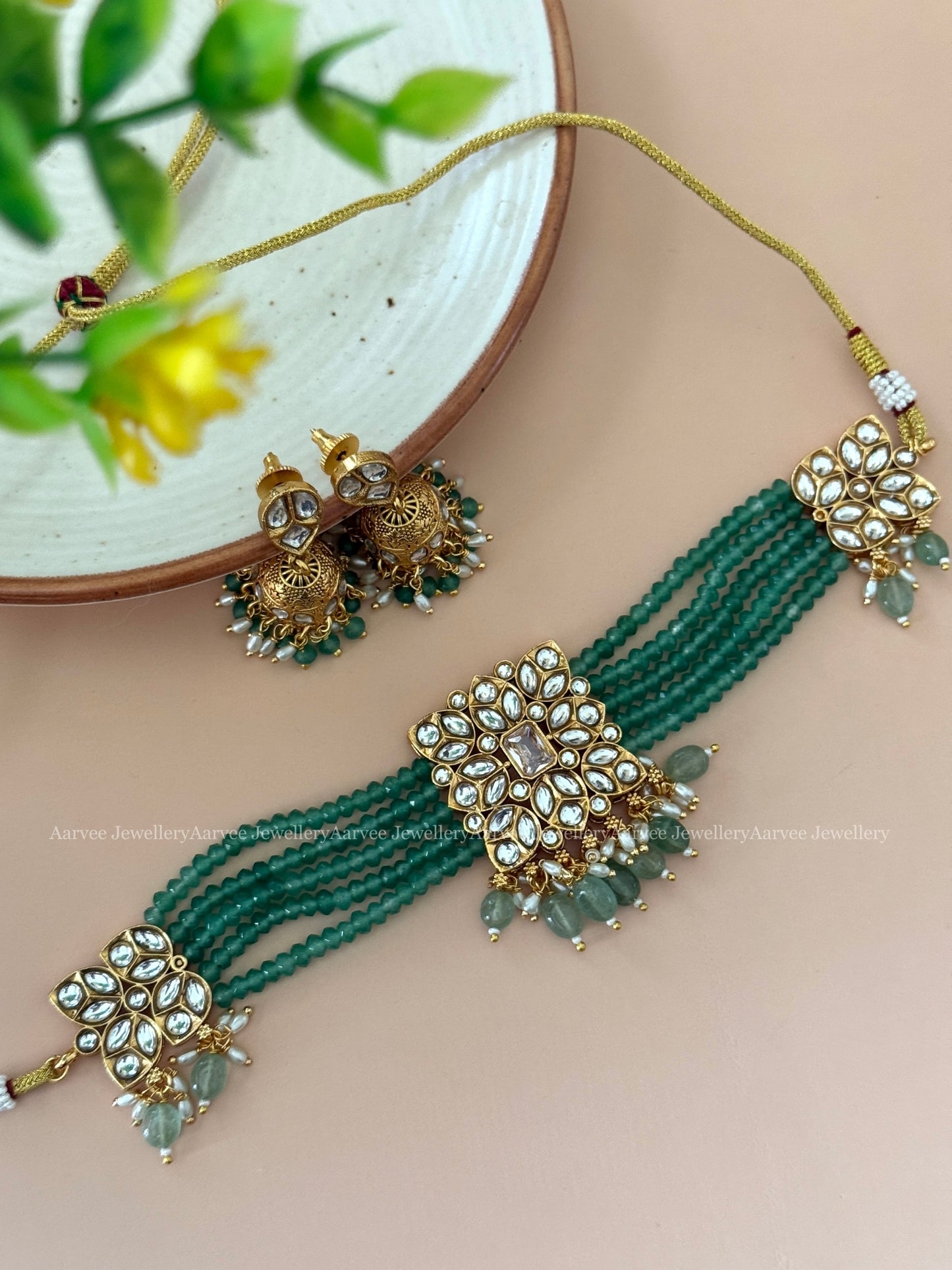 PASTEL BEADED SQUARE CHOKER SET WITH WHITE STONES WITH PASTEL BEADS
