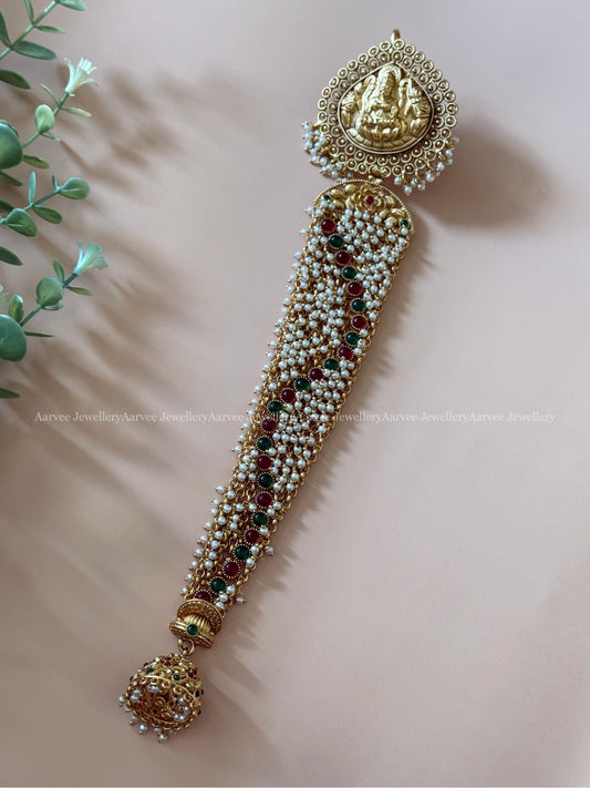LAKSHMI DESIGN MID LENGTH HAIR ACCESSORY WITH PEARL BUNCH