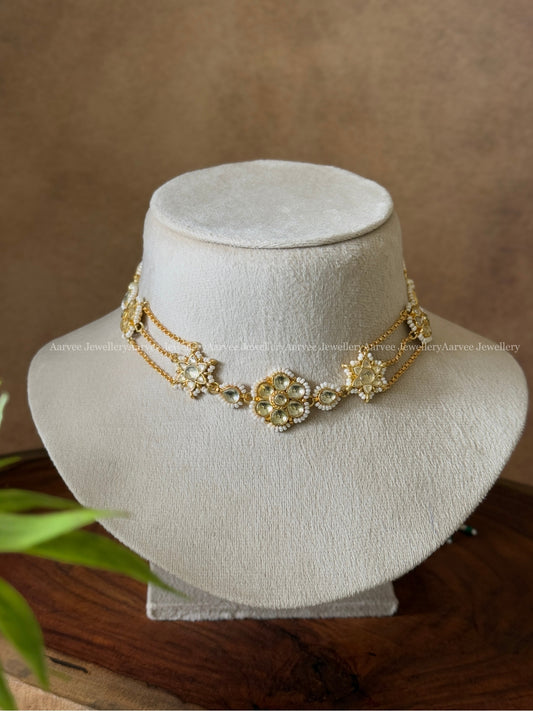 DELICATE POLKI KUNDAN WHITE STONES GOLD CHAIN FLORAL CHOKER CUM SHEESHPHOOL