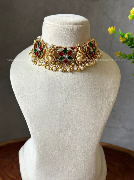 JADAU KUNDAN STAR & ANNAM CHOKER WITH GOLD & PEARL BEADS