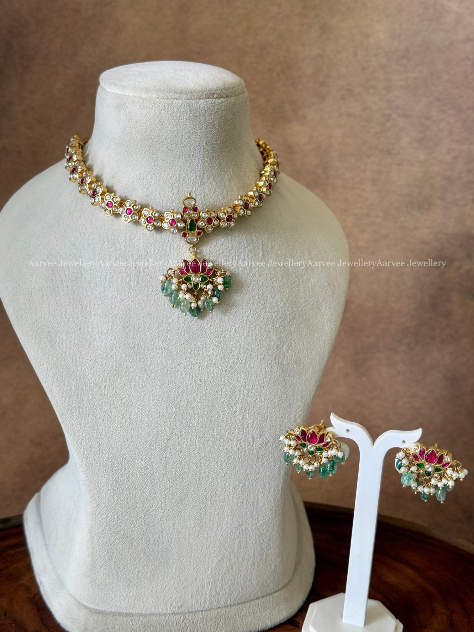 JADAU KUNDAN PINK / WHITE STONES CHOKER SET WITH LOTUS PENDANT