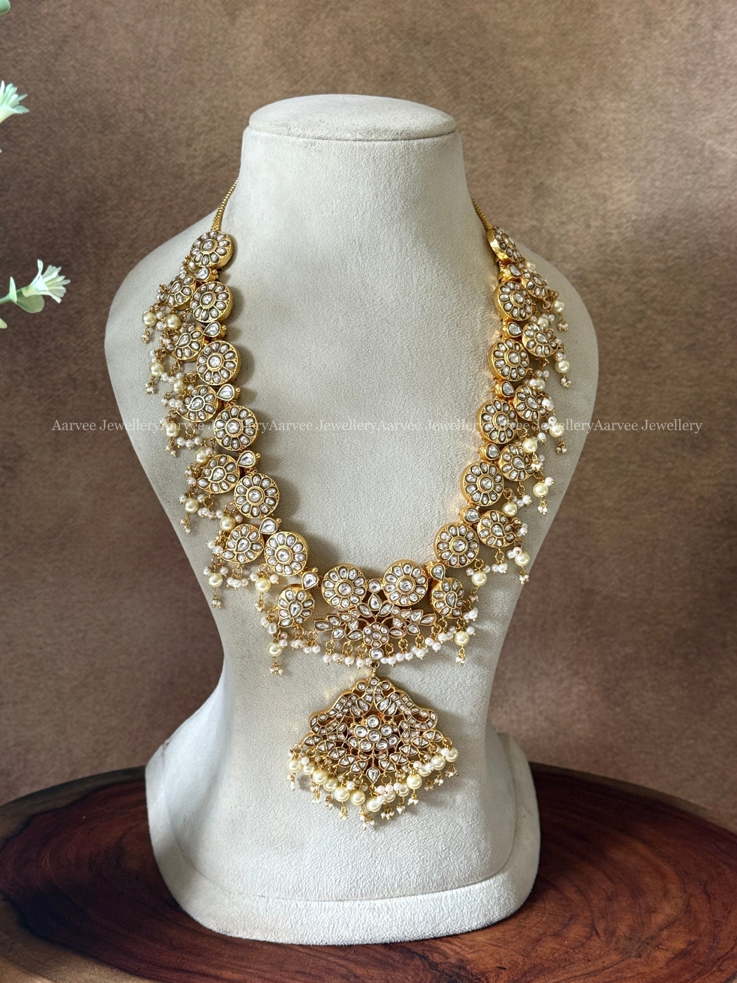 JADAU KUNDAN WHITE STONES BUTTA & MANGO MOTIF HARAM WITH PEARLS