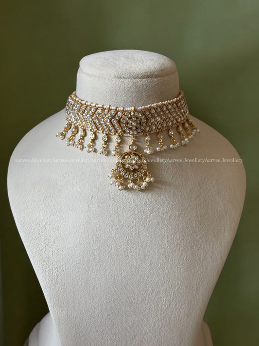 JADAU KUNDAN CHOKER WITH WHITE  STONES & PEARLS
