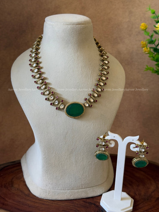 JADAU KUNDAN MOISSANITE GREEN STONE NECKLACE SET