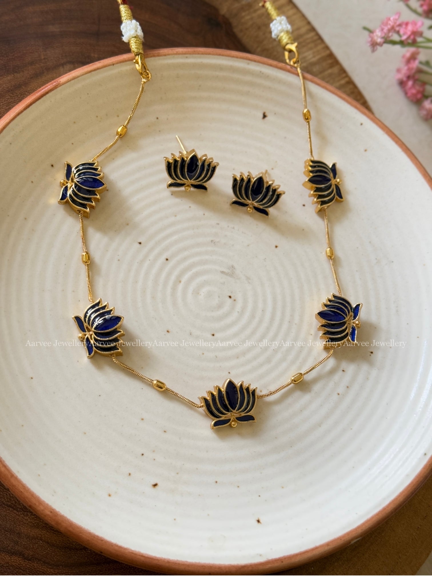 HIGH QUALITY MINIMAL GOLD CHAIN LOTUS NECKLACE SET - BLUE COLOR