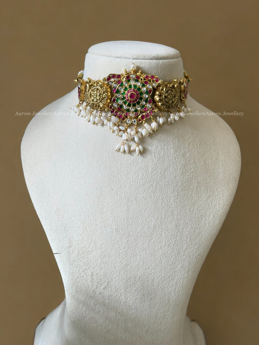 JADAU KUNDAN RICH GOLD TONE CHOKER WITH RICE PEARLS