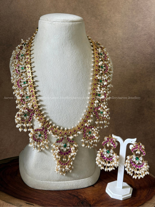 PREMIUM ANTIQUE GOLD FINISH FLORAL GUTTA PUSALU HARAM SET WITH RUBY / GREEN KUNDAN STONE & PEARLS