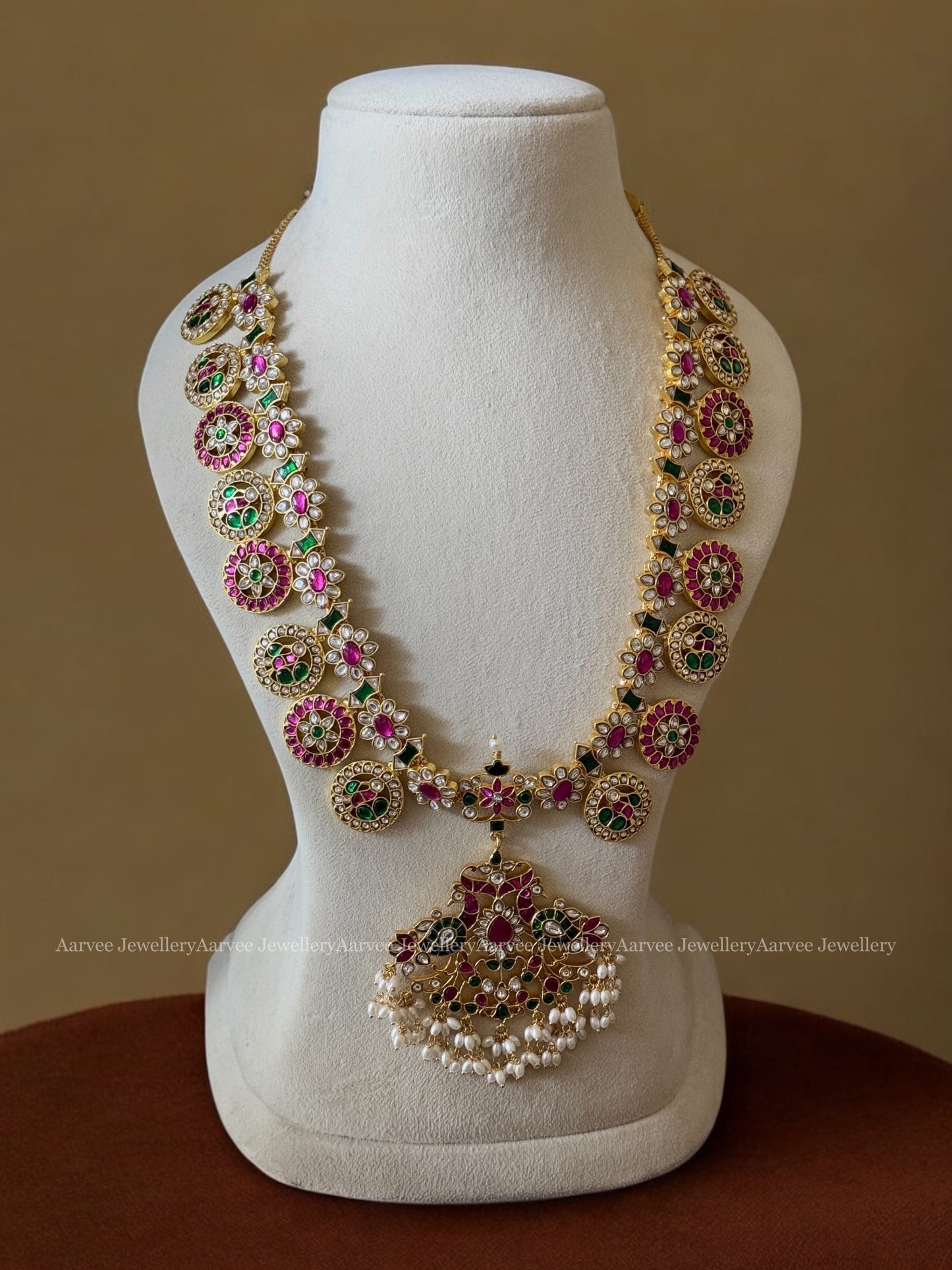 JADAU KUNDAN BUTTA HARAM WITH RED & GREEN STONES AND PEARLS