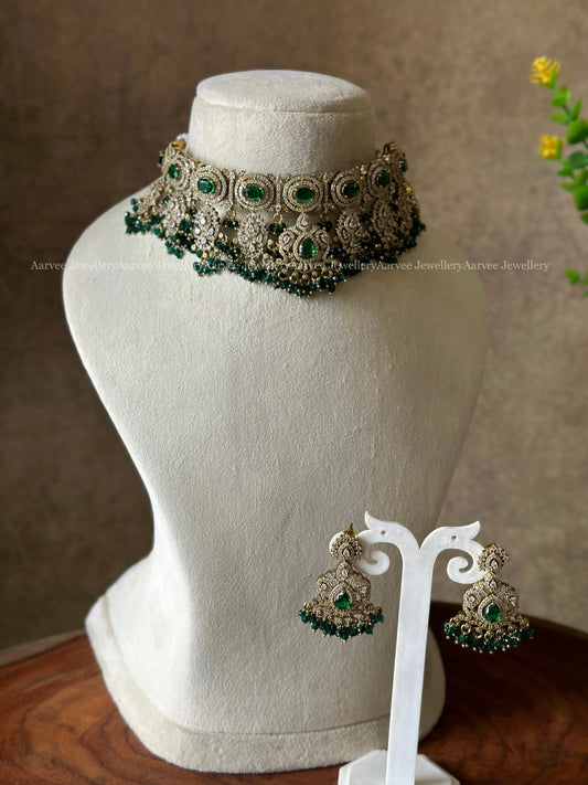 VICTORIAN CHOKER SET WITH GREEN STONES AND BEADS