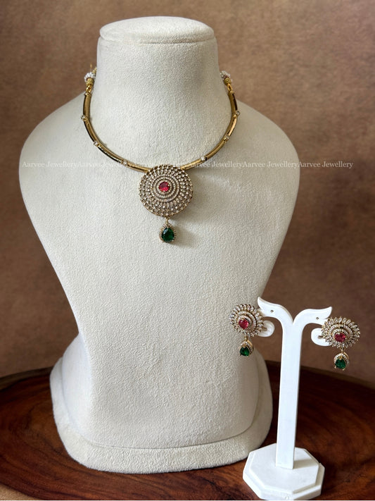HASLI NECKLACE WITH CZ STONES / RED