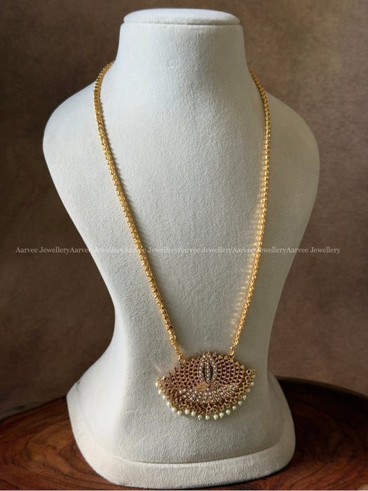 ANTIQUE GOLD CHAIN WITH LOTUS PENDANT IN PEARL BEADS
