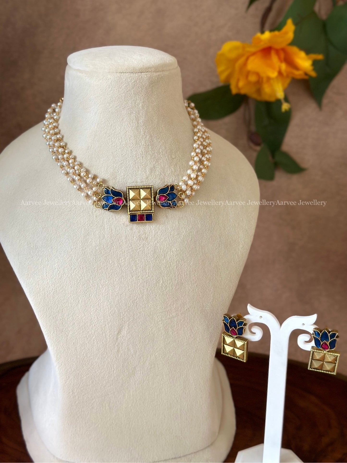 JADAU KUNDAN PEARL LINE CHOKER SET WITH BLUE LOTUS PENDANT