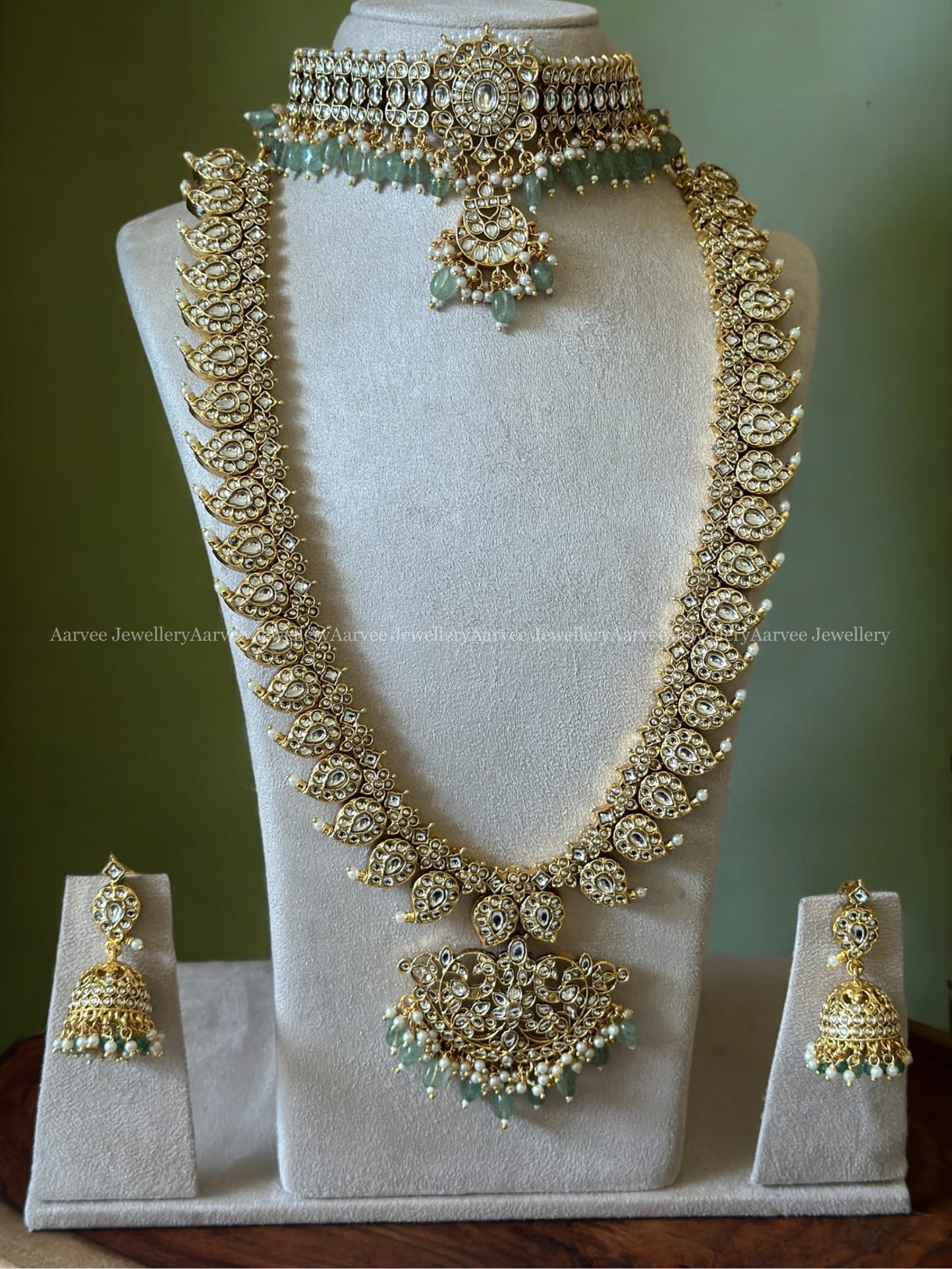 COMBO - KEMP WHITE STONES CHOKER WITH KEMP MANGO HARAM SET WITH PASTEL BEADS